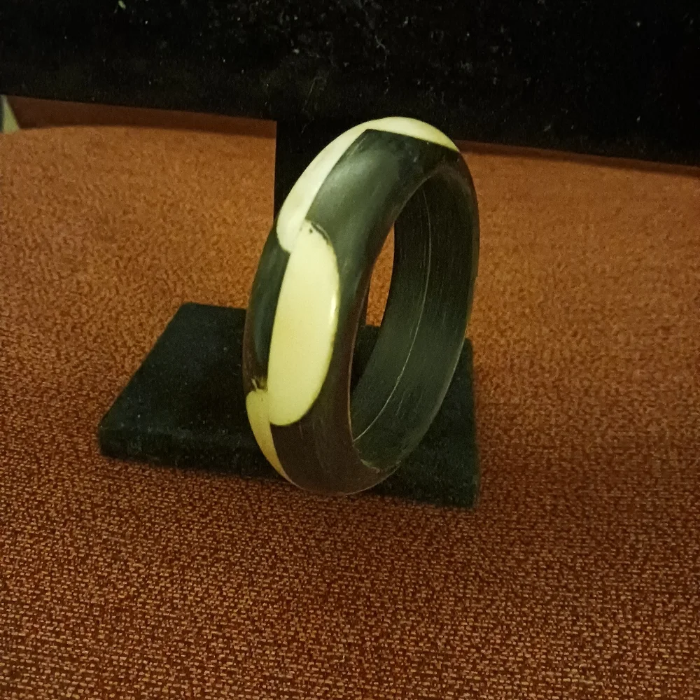 Vintage handcrafted Black and Cream Bangle